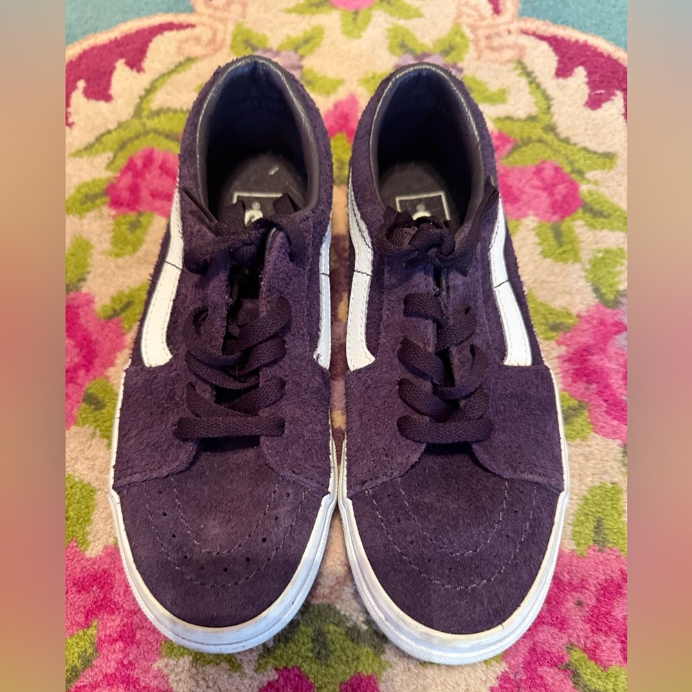 Navy Suede Low-Top VANS Sneakers with White Side Stripe